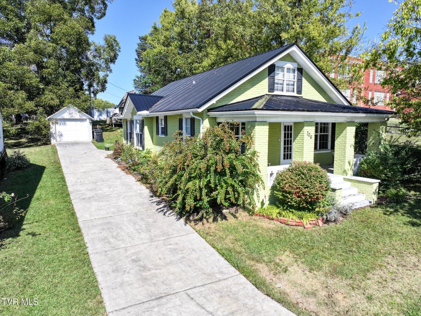 Photo #50: 706 Carson Street