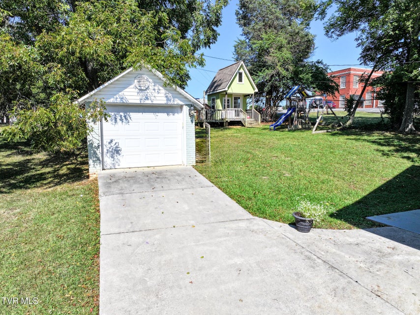 Photo #6: 706 Carson Street