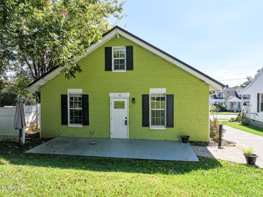 Photo #37: 706 Carson Street