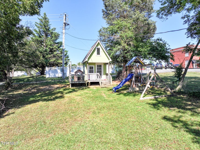 Photo #38: 706 Carson Street