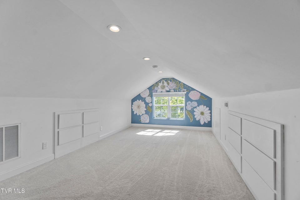 Photo #29: 706 Carson Street