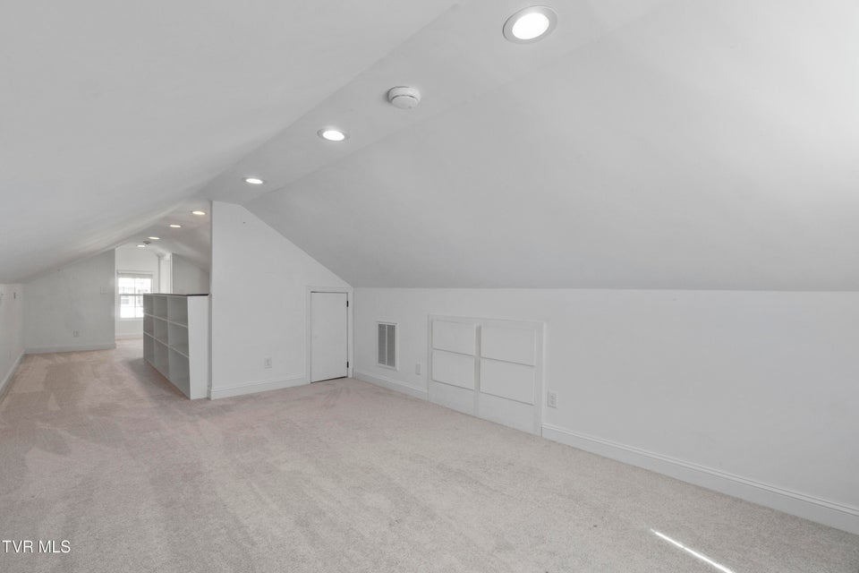 Photo #31: 706 Carson Street