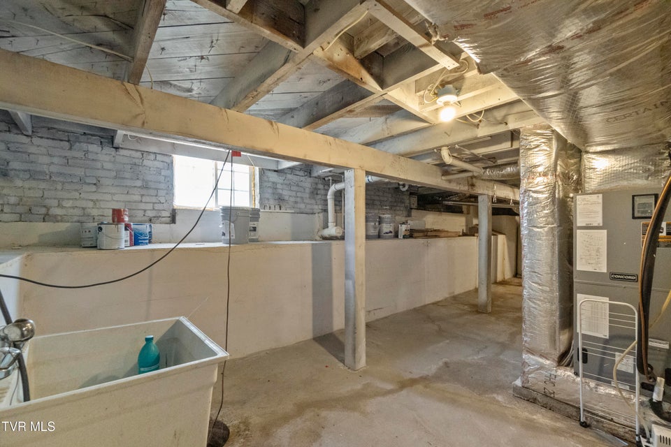 Photo #40: 706 Carson Street