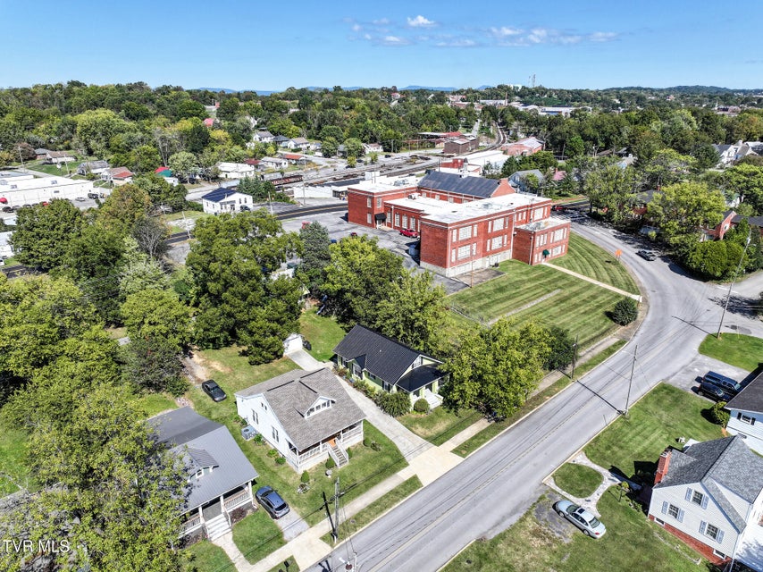 Photo #2: 706 Carson Street