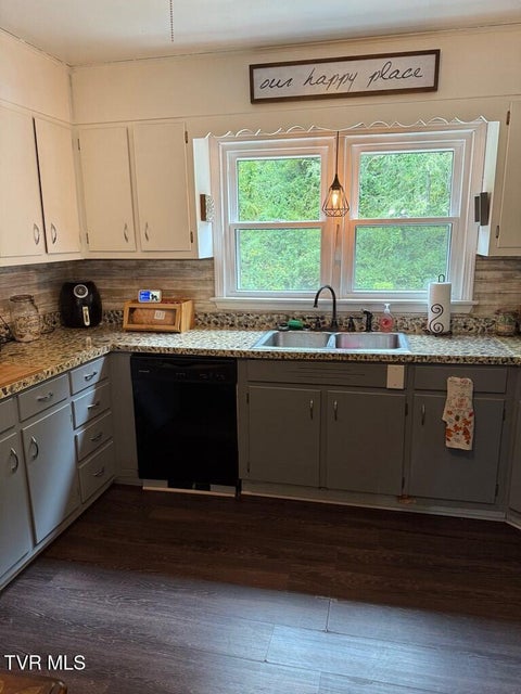 Photo #4: 244 Rosenbaum Hollow Lane