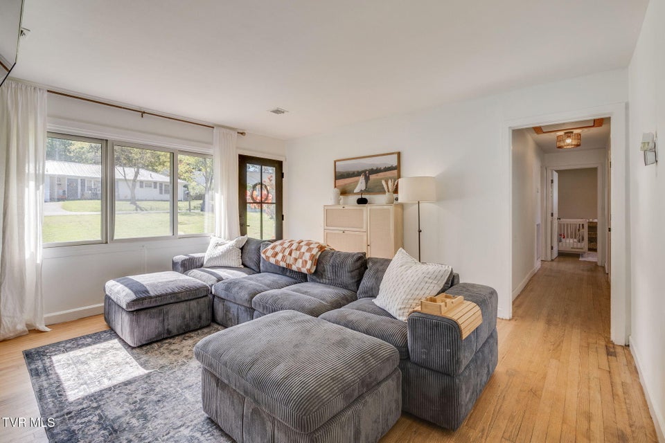 Photo #6: 717 Douglas Drive