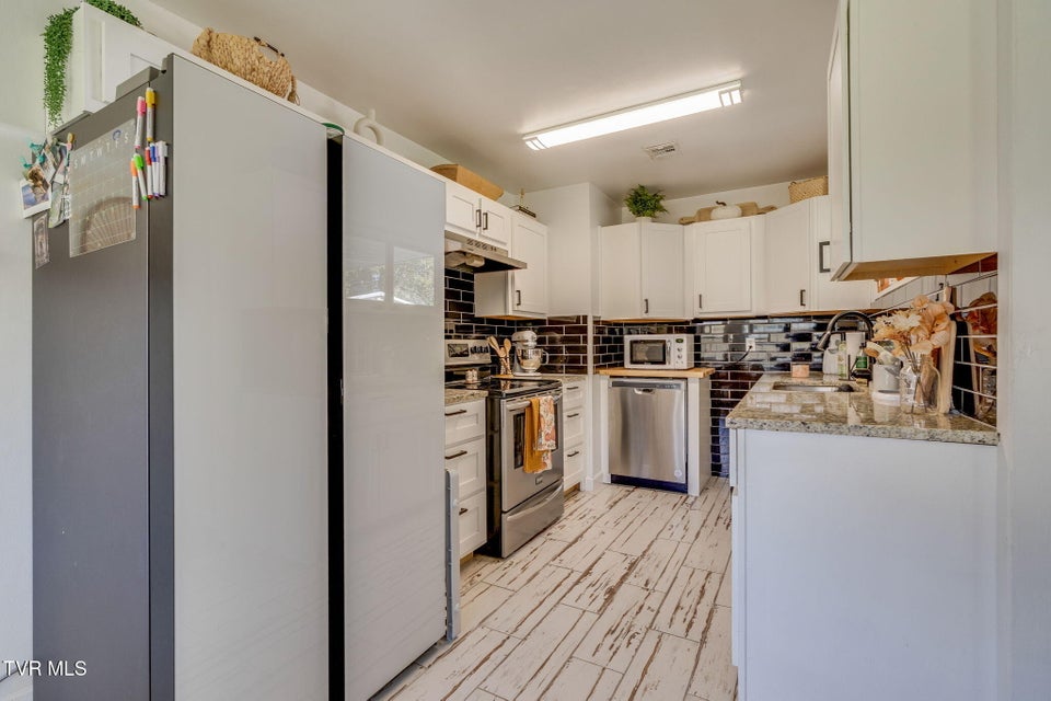 Photo #8: 717 Douglas Drive