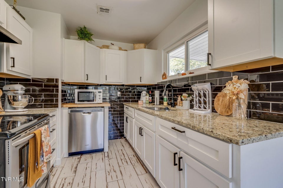 Photo #10: 717 Douglas Drive