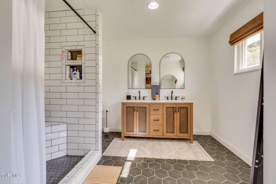 Photo #16: 717 Douglas Drive