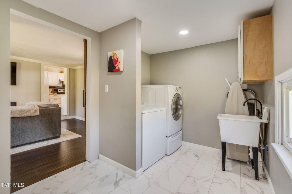 Photo #20: 717 Douglas Drive