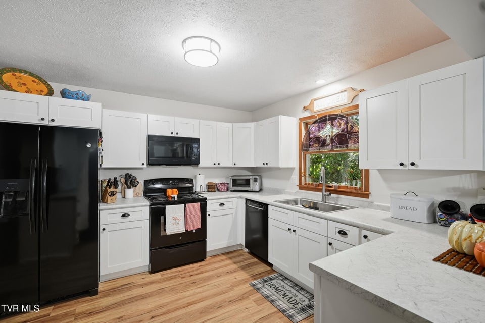 Photo #22: 368 Burbank Road