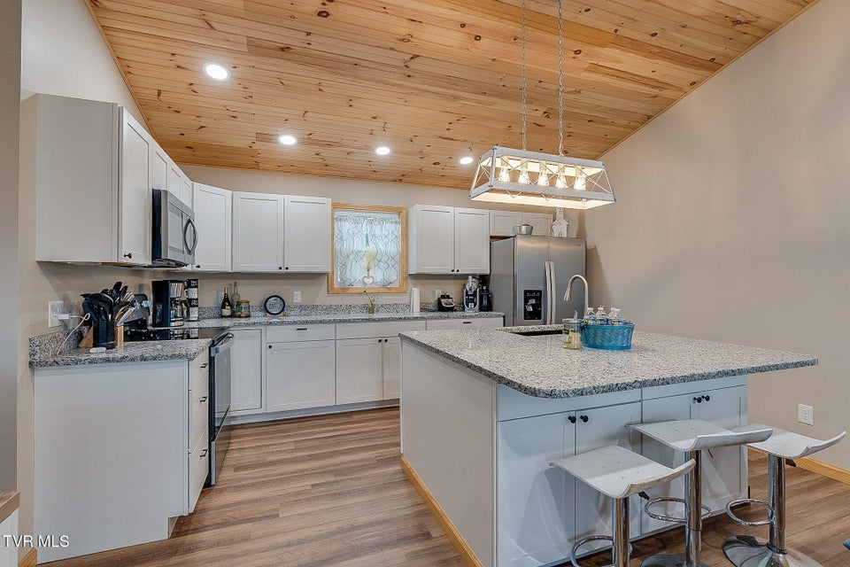 Photo #12: 117-135 Ridgeview Drive