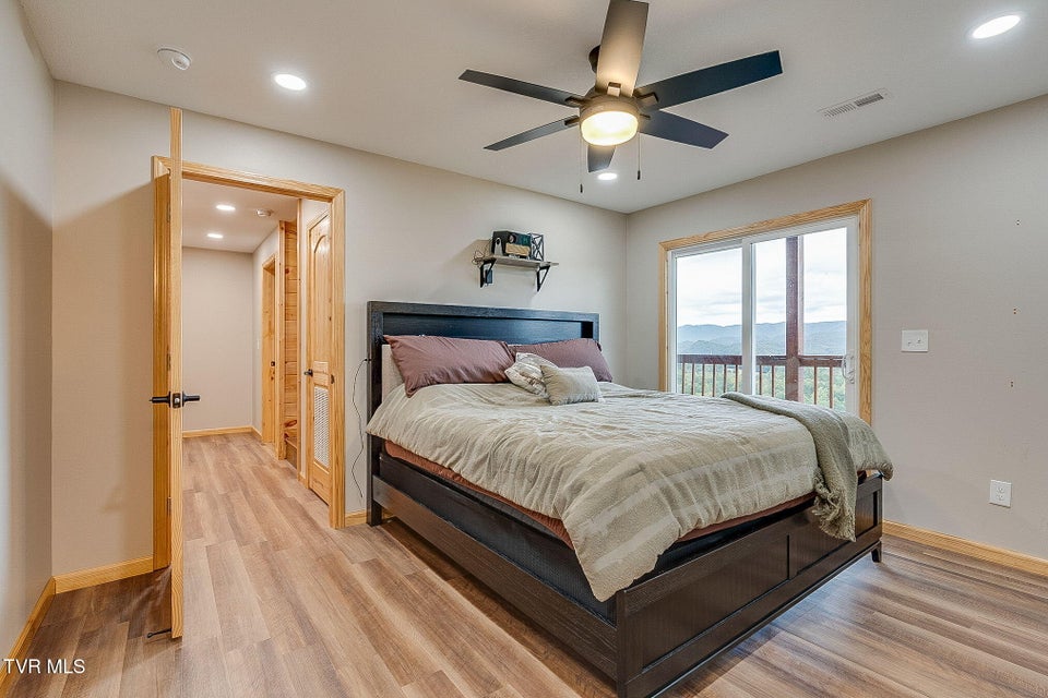 Photo #19: 117-135 Ridgeview Drive