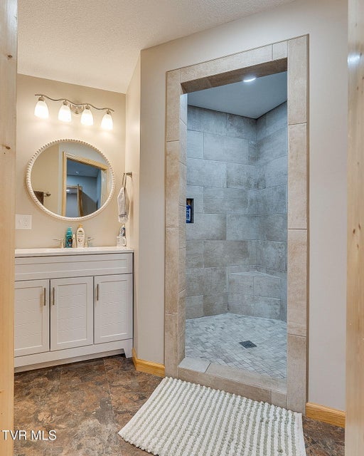 Photo #20: 117-135 Ridgeview Drive