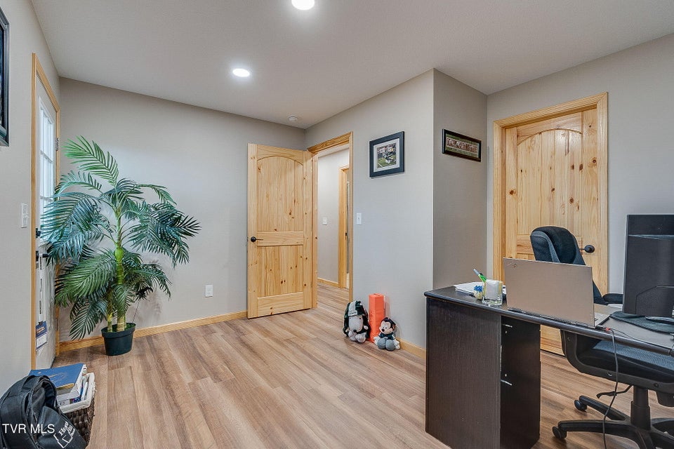 Photo #26: 117-135 Ridgeview Drive