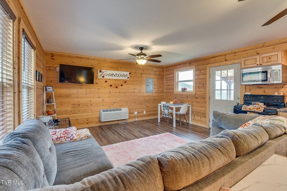 Photo #37: 117-135 Ridgeview Drive