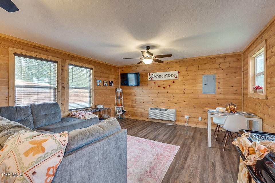 Photo #38: 117-135 Ridgeview Drive