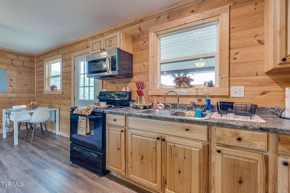 Photo #42: 117-135 Ridgeview Drive