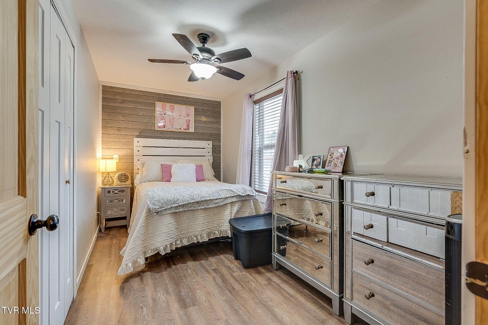 Photo #43: 117-135 Ridgeview Drive