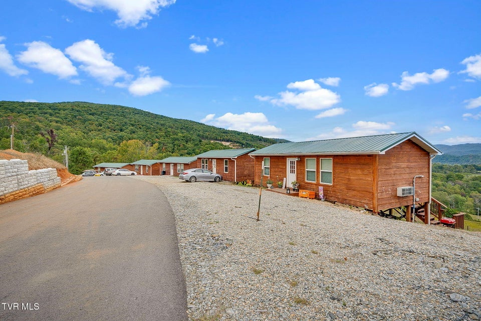 Photo #50: 117-135 Ridgeview Drive