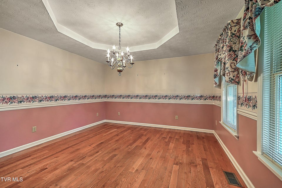 Photo #9: 410 Lakeridge Street