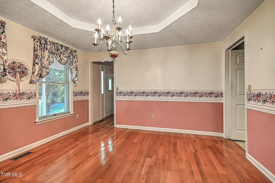 Photo #10: 410 Lakeridge Street