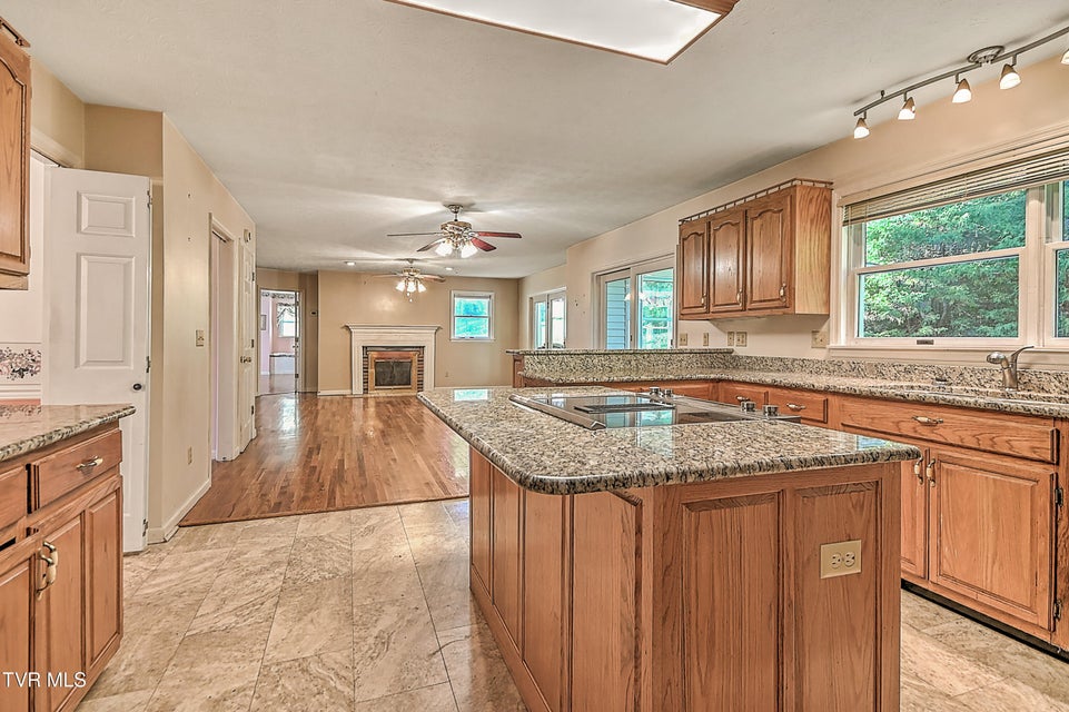 Photo #19: 410 Lakeridge Street