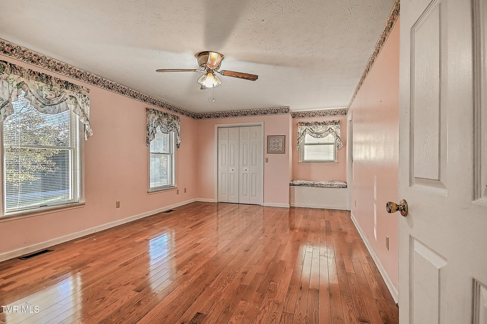 Photo #22: 410 Lakeridge Street