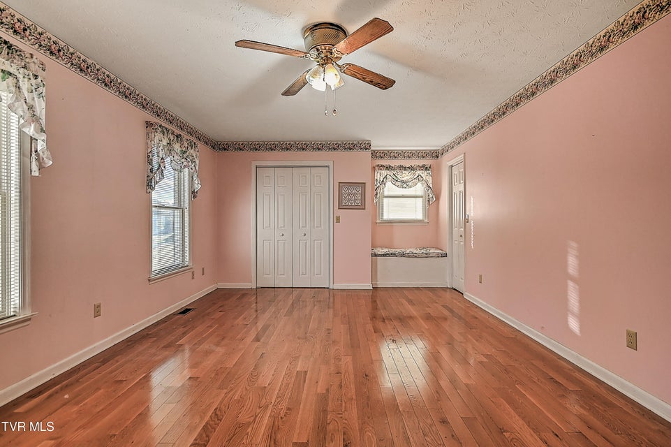 Photo #23: 410 Lakeridge Street