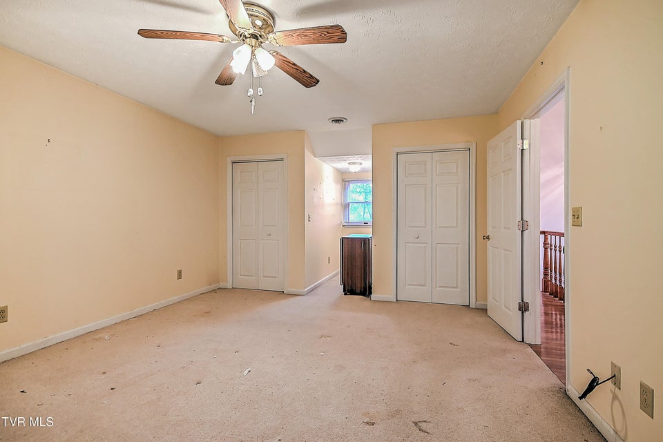 Photo #36: 410 Lakeridge Street