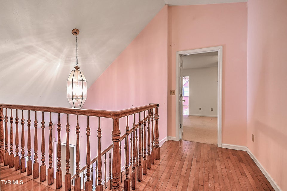 Photo #39: 410 Lakeridge Street