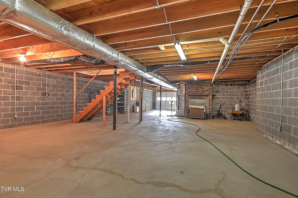 Photo #42: 410 Lakeridge Street