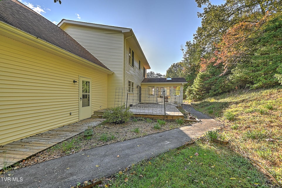 Photo #47: 410 Lakeridge Street