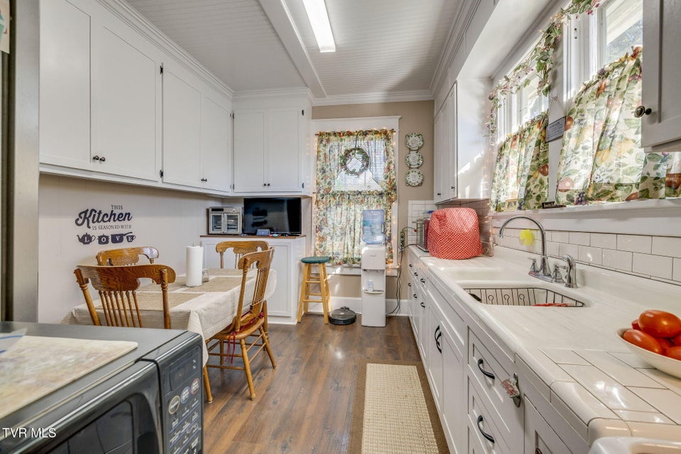 Photo #16: 813 Watauga Street