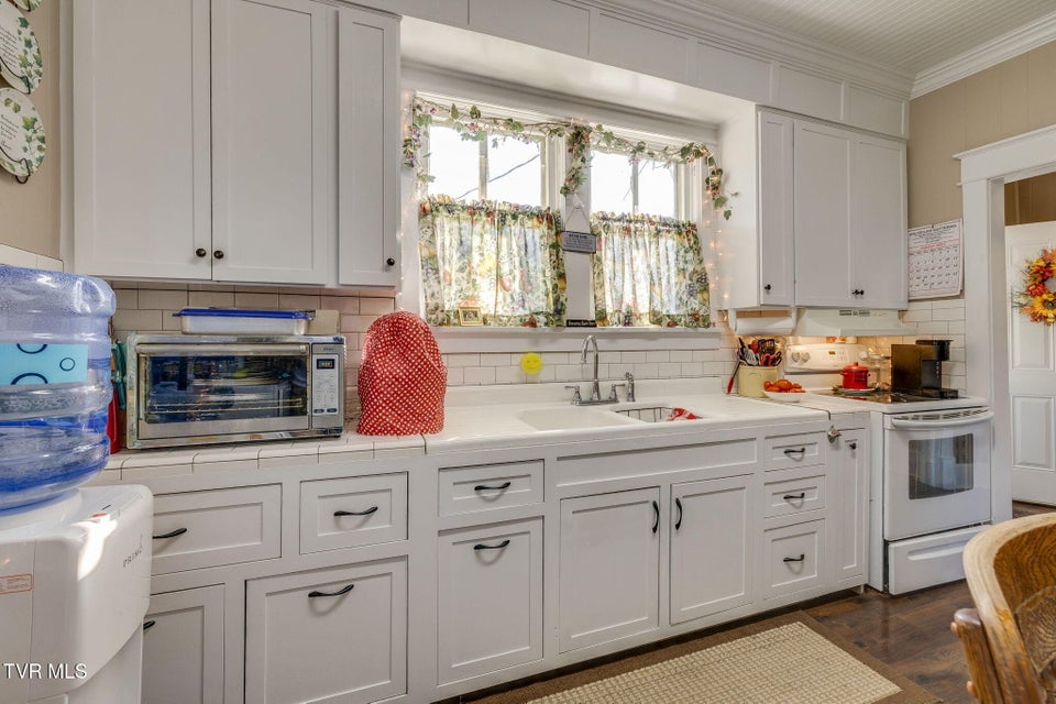 Photo #17: 813 Watauga Street