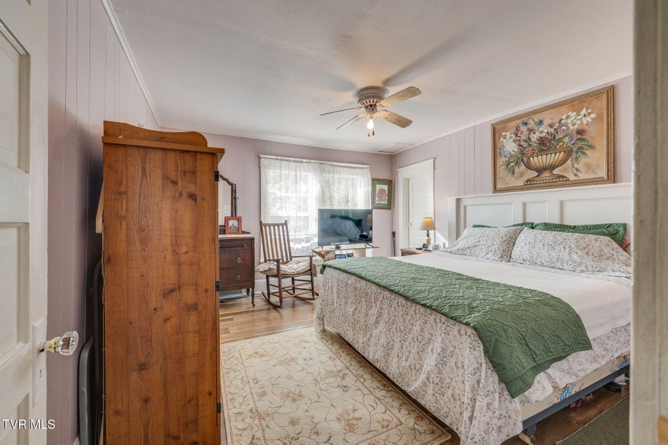 Photo #4: 813 Watauga Street