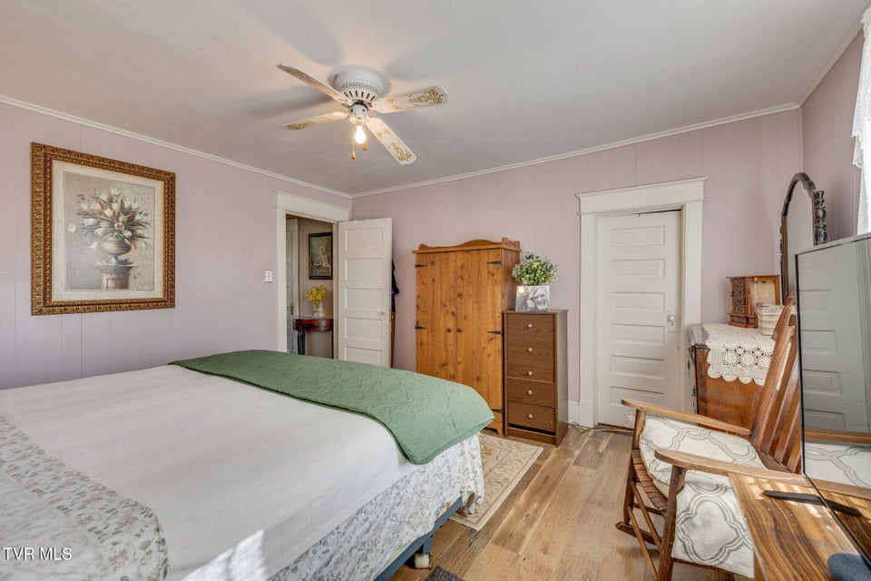 Photo #26: 813 Watauga Street