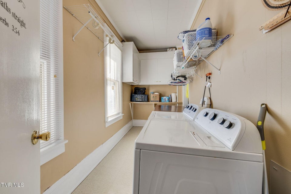 Photo #33: 813 Watauga Street