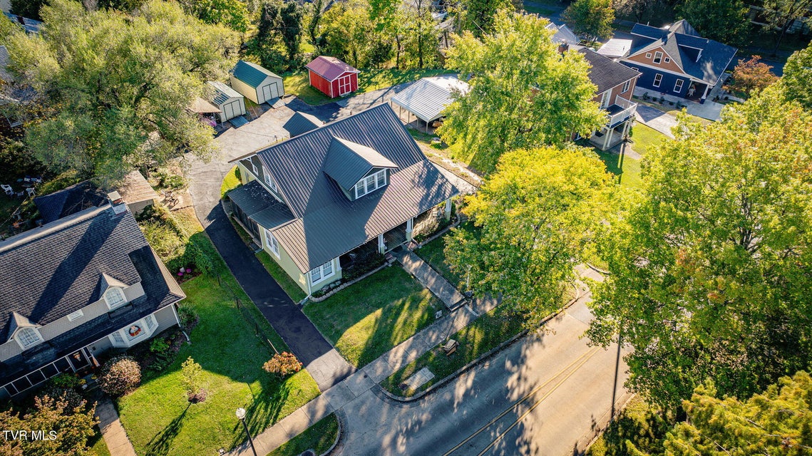 Photo #38: 813 Watauga Street