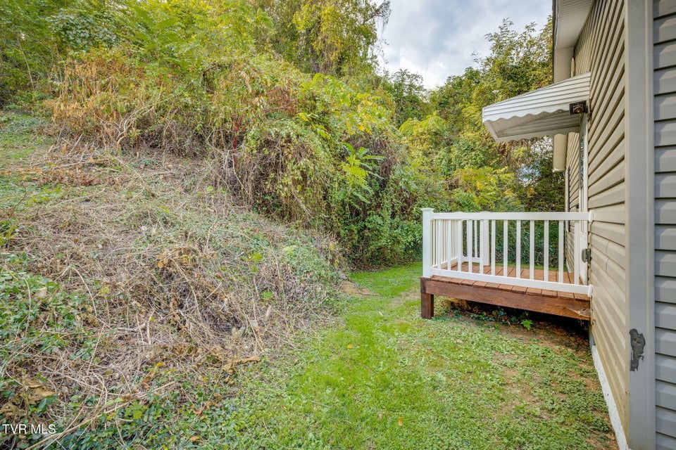 Photo #25: 714 Maple Street