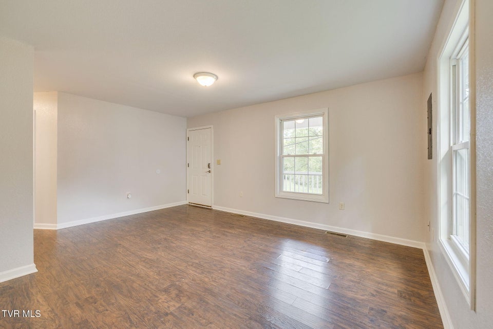 Photo #9: 714 Maple Street