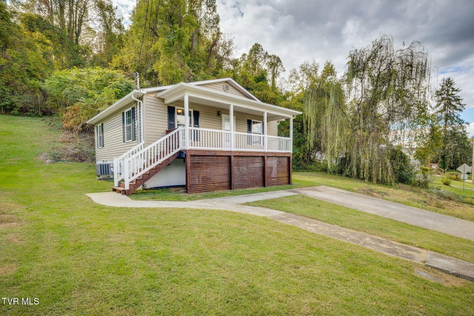 Photo #3: 714 Maple Street