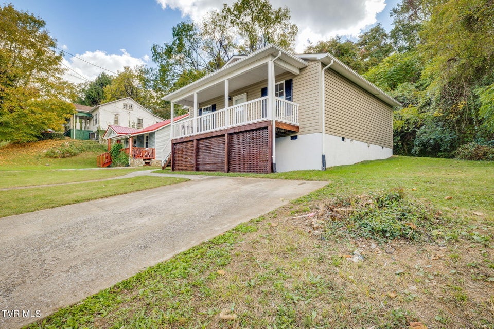 Photo #2: 714 Maple Street