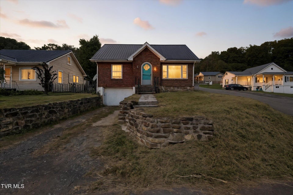 Photo #2: 279 Chapel Street