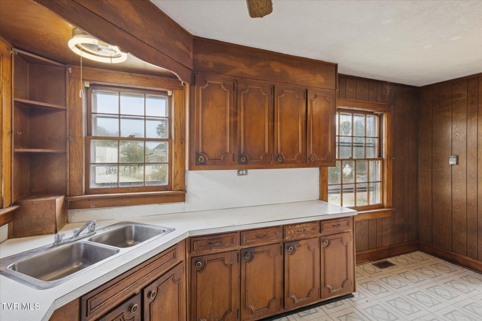 Photo #11: 279 Chapel Street