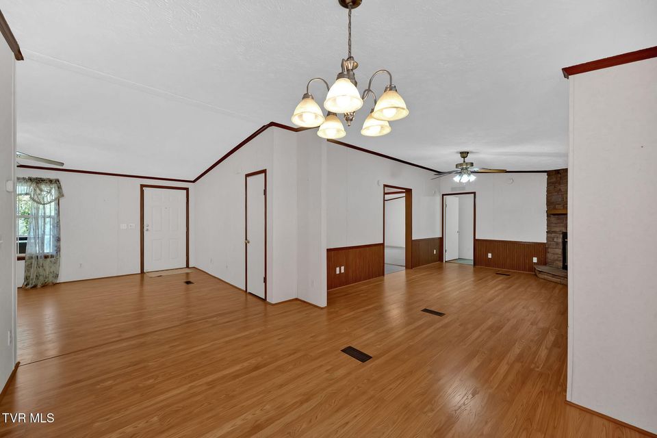 Photo #7: 384 Sugar Pine Lane