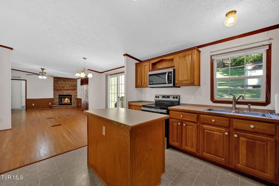 Photo #10: 384 Sugar Pine Lane