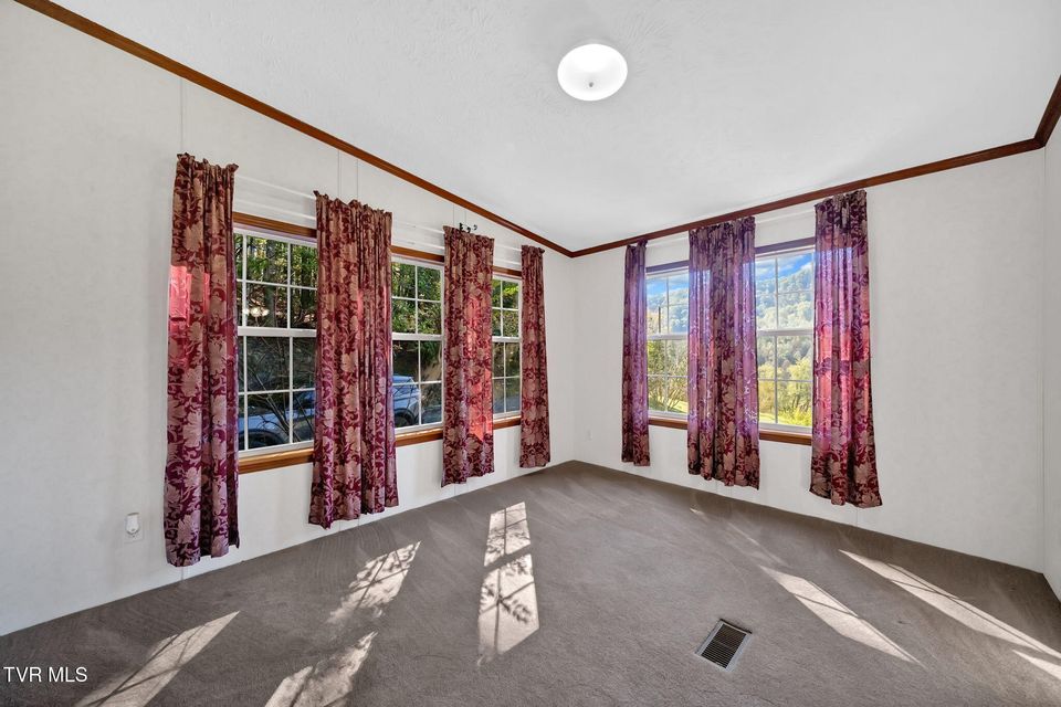 Photo #13: 384 Sugar Pine Lane