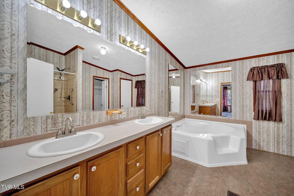 Photo #16: 384 Sugar Pine Lane