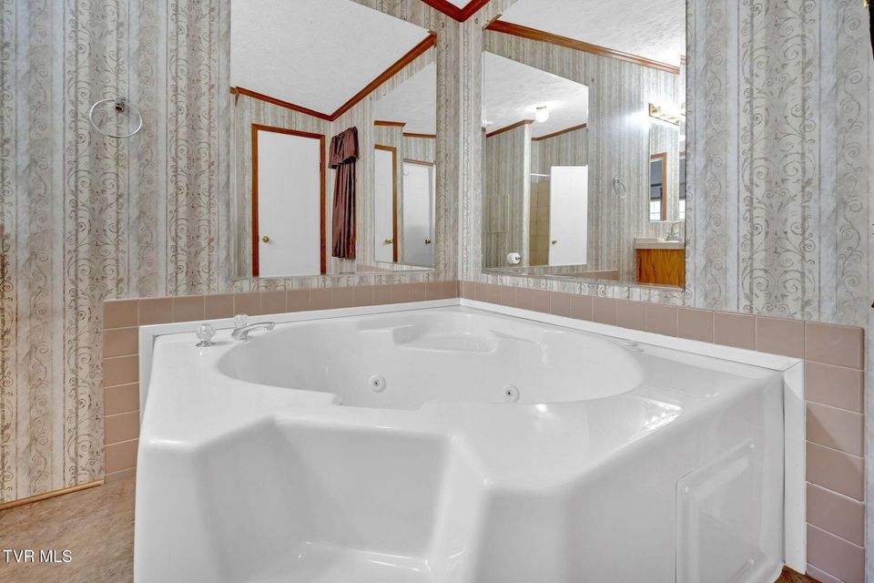 Photo #18: 384 Sugar Pine Lane